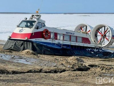 На Лене из-за густого ледохода ограничили движение судов на воздушной подушке