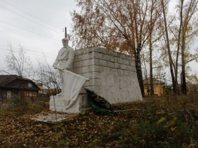 Братская могила 48 партизан из отряда Доброва, погибших в боях с колчаковцами в июне 1919 года