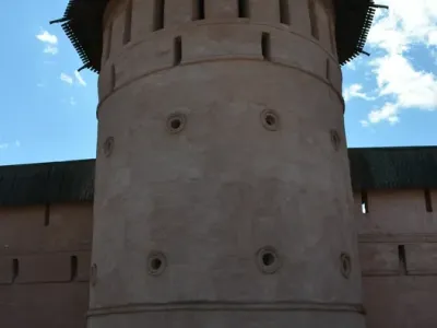 Западная башня северной стены