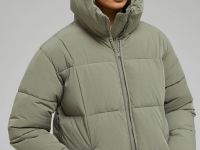 Длинный пуховик с капюшоном