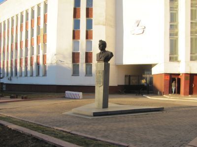 Бюст дважды Героя Социалистического труда С.А.Лавочкина