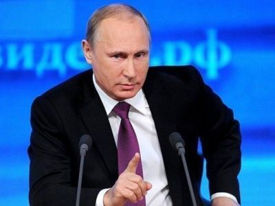 Проблему снижения реальных доходов нужно решать через рост эффективности труда, заявил Путин