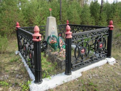 Могила Тулаева Жамбыла Ешеевича (1905-1961) – прославленного снайпера, Героя Советского Союза