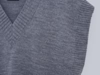 Жилет из шерсти с v-образным вырезом