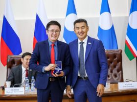 Госнаграды вручили журналистам Якутии в День национальной печати