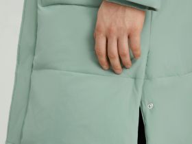 Пуховое пальто с воротником-стойкой