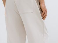 Базовые джоггеры, Белый