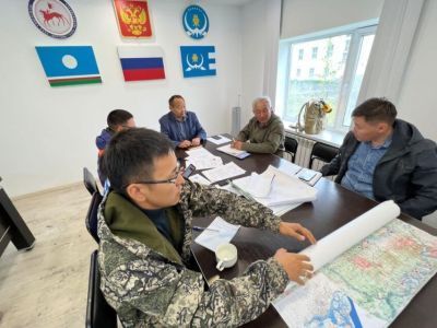 В Батагае начались работы по укреплению дамбы