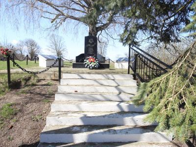 Братская могила советских воинов, погибших в январе 1945 года