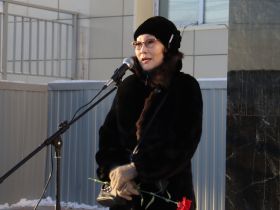 В преддверии турнира Дмитрия Коркина в Якутске возложили цветы к его памятнику