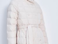 Пуховое стеганое пальто с поясом