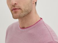 Футболка прямого силуэта с контрастной отделкой