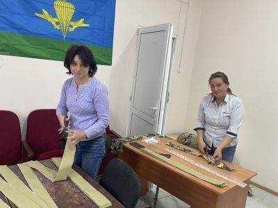 В Якутии работники железнодорожной станции присоединились к акции по плетению маскировочных сетей