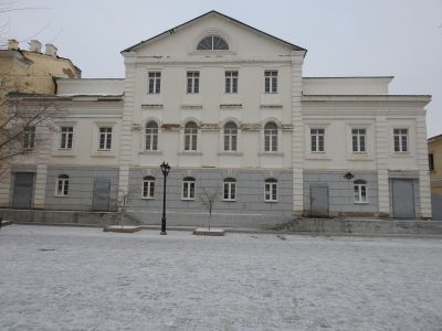 Дом Тимашевых (здесь бывали А.С. Пушкин, В.А. Жуковский, В.И. Даль, А. Алябьев, А.К. Толстой, А.М. Жемчужников, А.Н. Плещеев и другие видные деятели русской культуры)