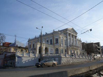 Дом пароходчика Н.В.Мешкова с воротами