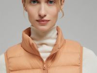 Пуховый жилет с натуральным пухом