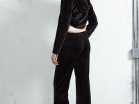 Чёрные спортивные брюки клёш из велюра Глория Джинс