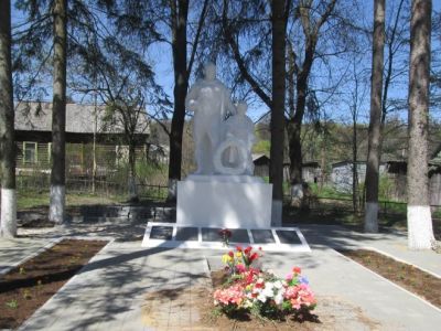 Братская могила № 5 с захоронением воинов, погибших в период Великой Отечественной войны 1941-1945 гг.