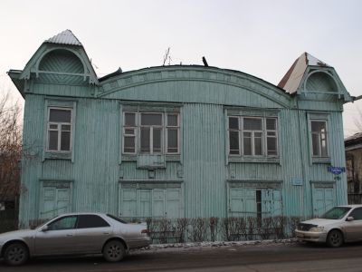 Дом врача Гланца, в котором с апреля 1920 г. размещалась народная консерватория - первое музыкальное заведение г. Красноярска (дерево)