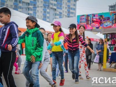 В Якутске открылся «Школьный базар»