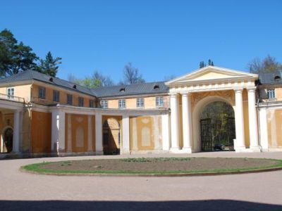 Западный флигель