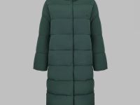 Утепленное пальто с капюшоном