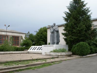 Памятный знак в честь воинов-односельчан, погибших в годы Великой Отечественной войны