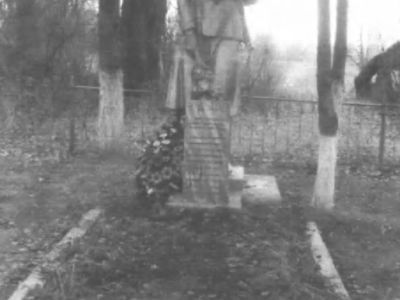 Братская могила воинов, погибших в 1943 г.