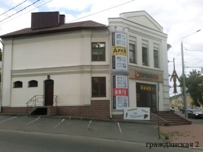 Угловой дом с подвалом в подклете