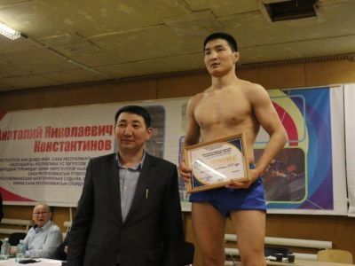 Виталий Эспек стал абсолютным чемпионом турнира по хапсагаю памяти Анатолия Константинова