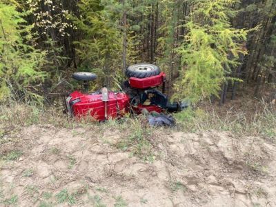 Водитель погиб при опрокидывании трактора в Мегино-Кангаласском районе