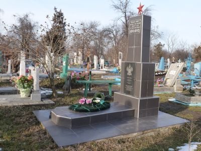 Братская могила 28 советских воинов