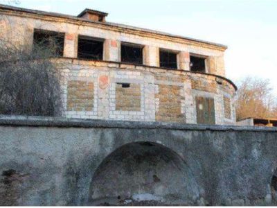 Бывшие конюшни