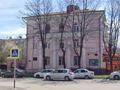 Трехэтажный двухподъездный дом. Литер А