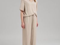 Легкие брюки-палаццо с эластичным поясом