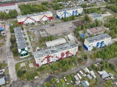 Во всех многоквартирных домах поселка Хани Якутии провели капремонт крыш и фасадов