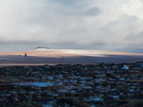 Арктическая снегоходная экспедиция «К Каменным Людям Сундуруна через кряж Суор Уйата». Сопутствующая рыбалка на трофейного арктического гольца