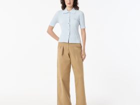 Женский лёгкий свитер Lacoste с коротким рукавом и воротником-поло