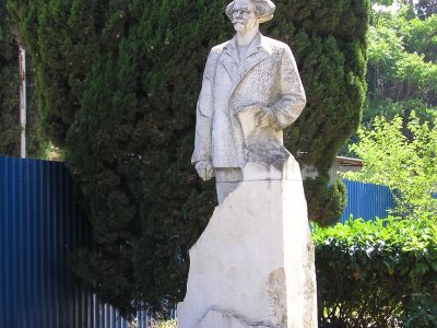 Памятник С.Н.Сергееву-Ценскому (скульптор Н.В.Томский)