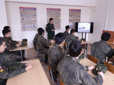 В военно-учебный центр СВФУ идет набор на обучение по программе «Солдат запаса»