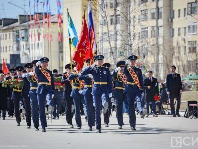Фоторепортаж: парад в честь 78-летия Великой Победы в Якутске