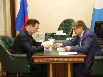 Айсен Николаев провёл рабочую встречу с генеральным директором «Железных дорог Якутии»