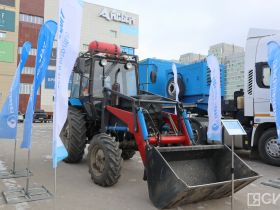 В Якутске на Комсомольской площади представили технику на газомоторном топливе