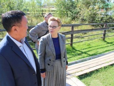 Галина Данчикова рассказала в Олекме о новых законах и о том, что изучит проблему обмеления Лены