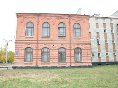 Здание Народного дома, ныне физкультурный техникум