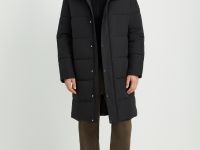 Утепленное пальто с воротником-стойкой