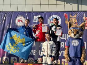 На Спартакиаде учащихся в Якутске наградили легкоатлетов, мас-рестлеров и борцов