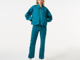 Женская джинсовая куртка Lacoste свободного кроя