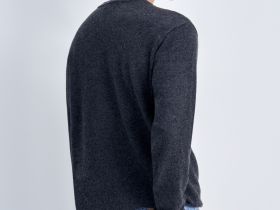 Джемпер прямого силуэта с округлым вырезом