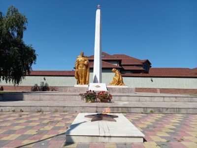 Памятник погибшим воинам